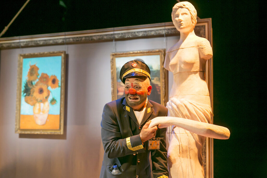 Teatro Clown Aracena Oriolo, La primera obra de arte 24 de octubre niños, malabares, 2020
