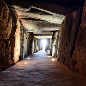 visitar el dolmen de soto trigueros huelva