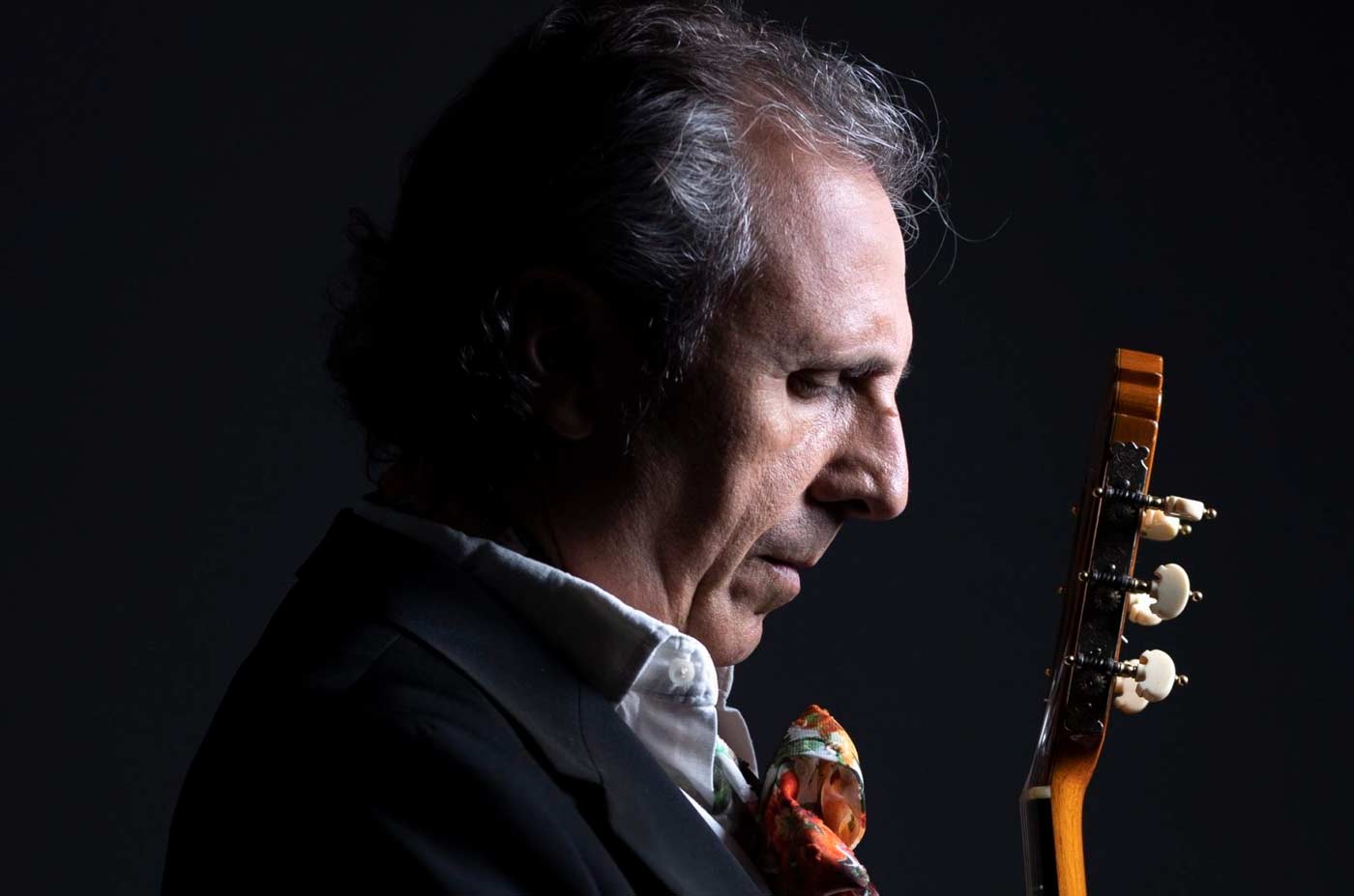 Arias Impuras Juan Carlos Romero guitarrista flamenco febrero Huelva Flamenco concierto inaugural centenario Gran teatro 16 febrero 2023